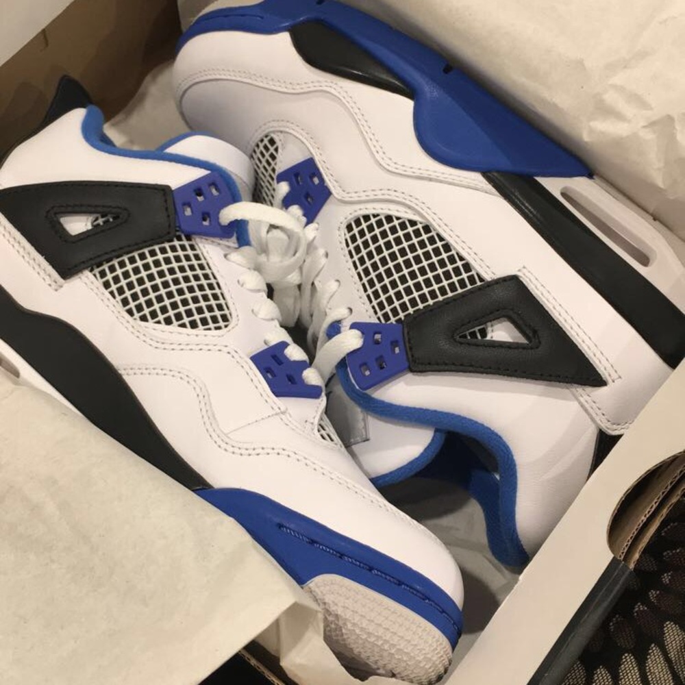 SOLD** Jordan 4 Retro